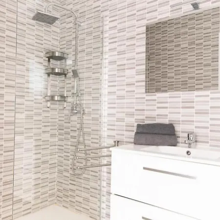 5 Minutes From The Sea