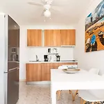 5 Minutes From The Sea Apartment