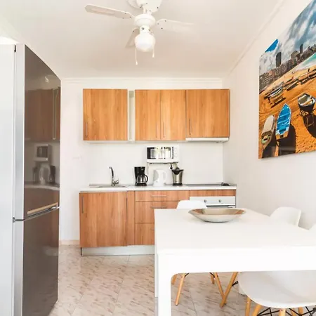 5 Minutes From The Sea Apartament