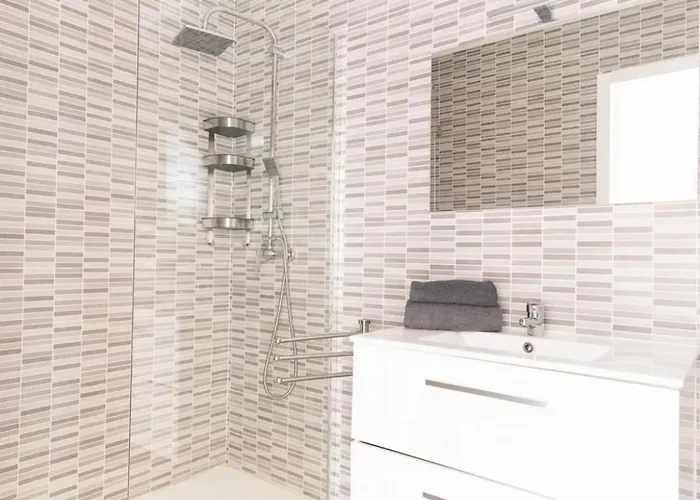 5 Minutes From The Sea